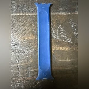 Apple navy solo loop size 4